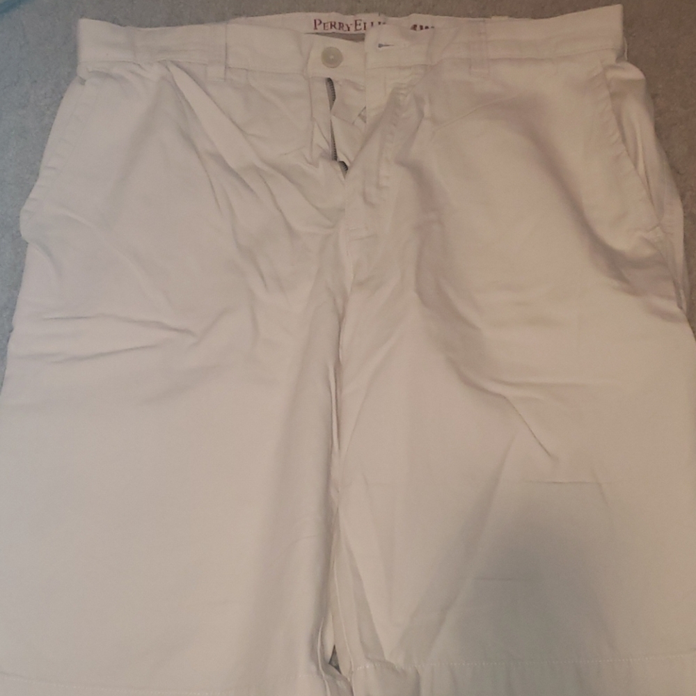 Perry Ellis Creme shorts